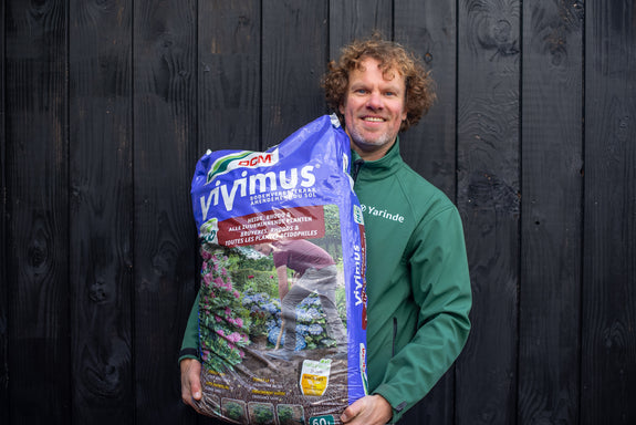 7 zakken aanplantgrond Zuurminnende Planten o.a. Rododendron, Hortensia 3 tot 6 m2 DCM 60 liter zak