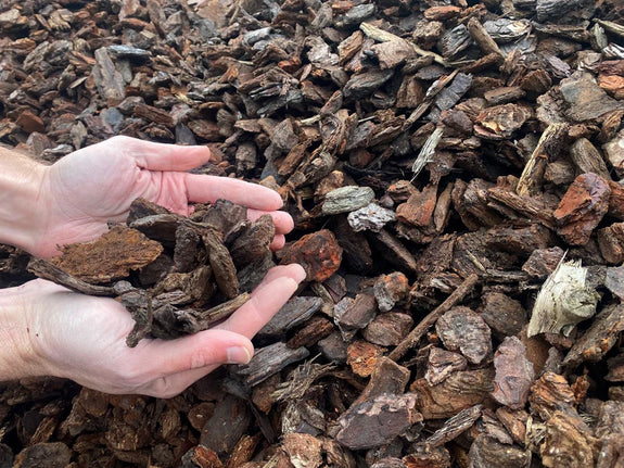 Aanbieding Franse boomschors 20 tot 40mm (Grof) DCM - 7 zakken van 70L